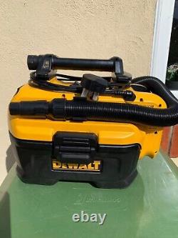 Dewalt DCV582 Wet & Dry Vacuum Body Only peefect condition