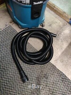 Makita 447L 110v Wet and Dry Vacuum Dust Extractor Vac control hose L class