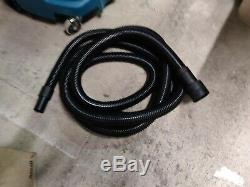 Makita 447M 240v Wet and Dry Vacuum Dust Extractor Vac control hose M class