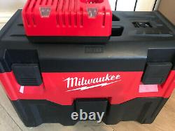 Milwaukee M18 VC2 VAC Professional Wet & Dry With Battery 5,0Ah